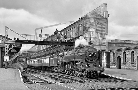 70022 1953-07 Exeter St. Davids
