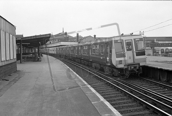 EMU 4001 1972c Clapham Junction