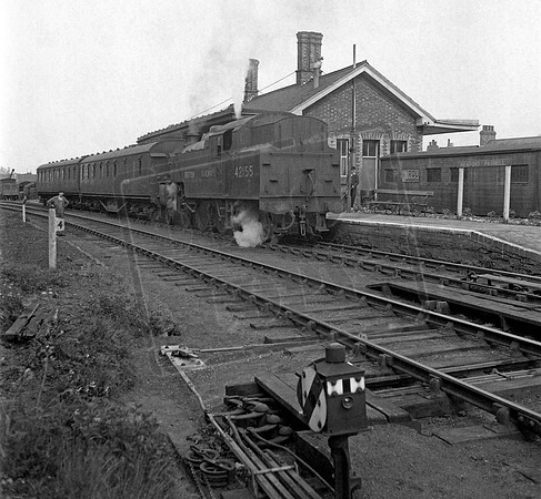 42155 1953-05-05 Newport Pagnell