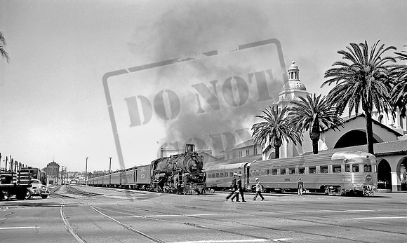 AT&SFRR 3758 1940s San Diego Station California