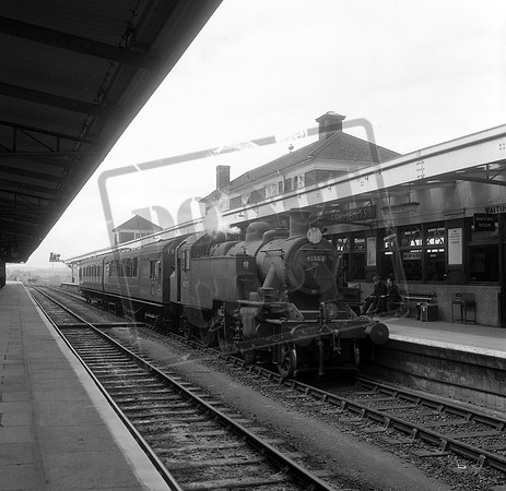 41307 1964c Plymouth North Road