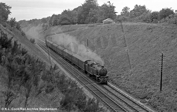 67762 1957-09-28 near Beaconsfield