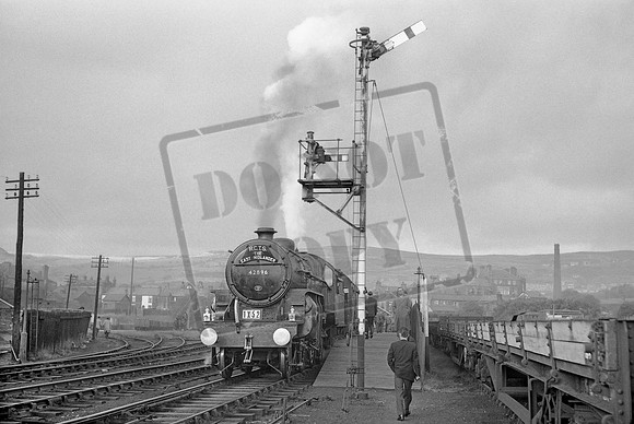 42896 1963-10-13 Horwich