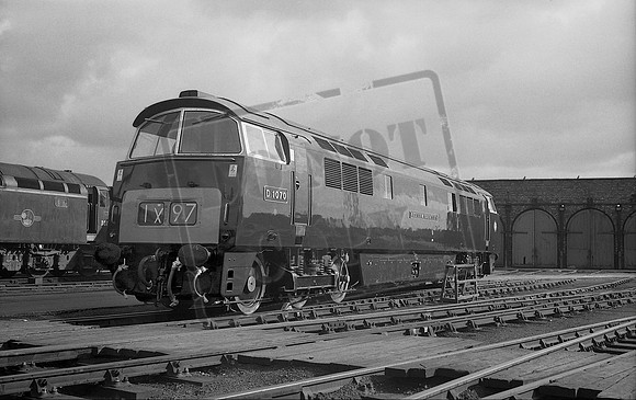 D1070 1963-10-13 Crewe Works Paintshop Yard