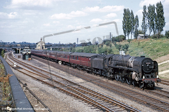 70041 1961-08-12 Oakleigh Park