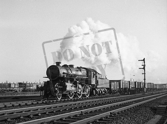 43091 1957-01-10 Wisbech Junction Peterborough
