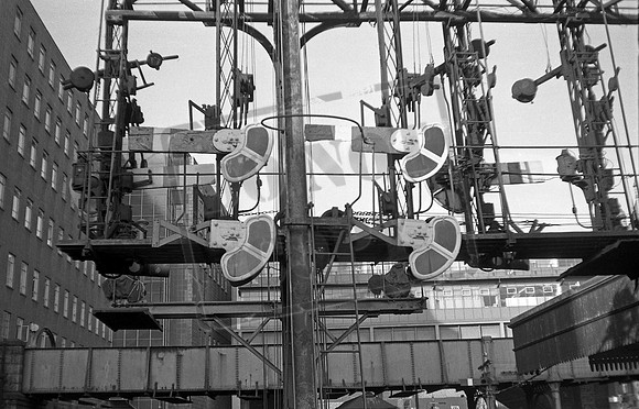 Signal gantry Aberdeen 1965-11