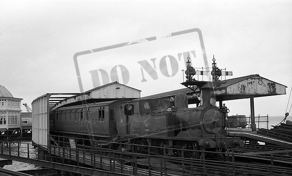 W24 1966 Ryde Pier