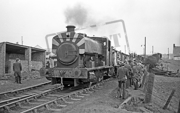 Industrial Barclay 0-6-0ST No2494 1967-04-01  Golynos Junction