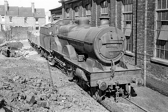 40907 1960-04-22 Millhouses