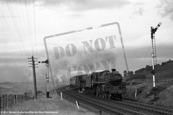 73107 1953c approaching Daviot.