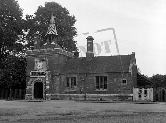Stanmore Village 1952-08-05