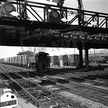 30073 1960s Eastleigh station