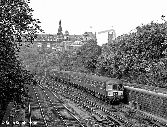 DMU SC51528 1965-08-28 Edinburgh Princes Street Gardens