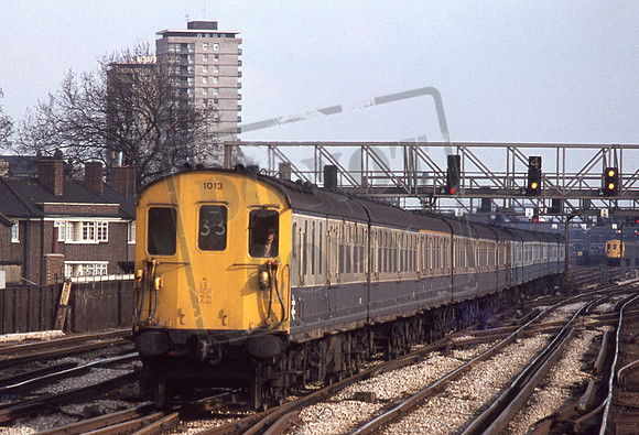 DEMU 1013 1977-03-29 London Bridge