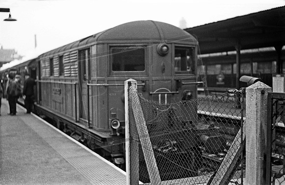 Met Railway 11 1950s Moorgate