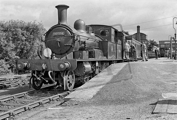 30584 1956-07 Axminster