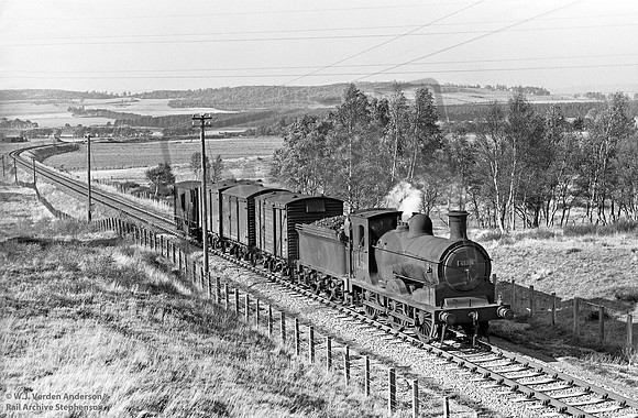 65304 1960c approaching Nethy Bridge