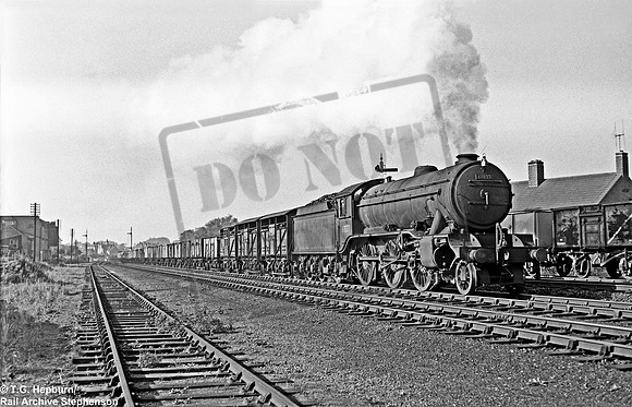 61837 1960c Radcliffe on Trent GNR    -