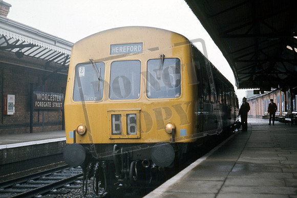 DMU M50306 1976-11-06 Worcester Foregate Street