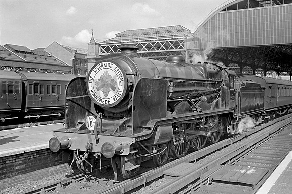 32331 1957-06-23 London Bridge
