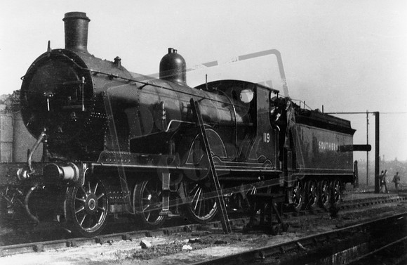 119 1930s Nine Elms
