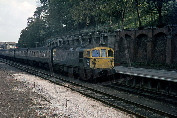 33107 1976-09-20 Exeter Central
