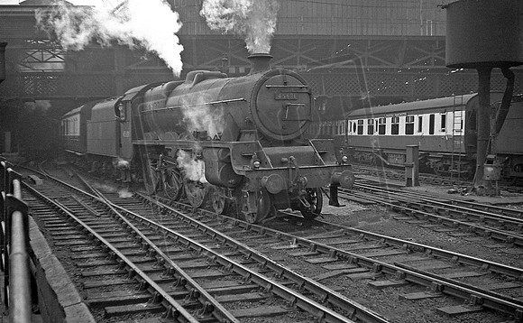 45681 1956-05-30 Manchester London Road