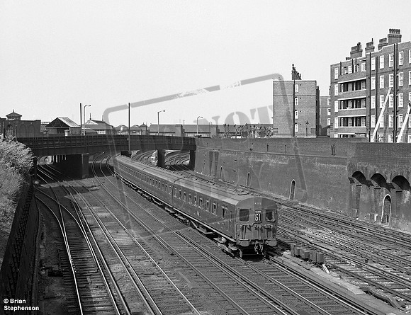 EMU 4283 1964-05-15 Clapham Junction