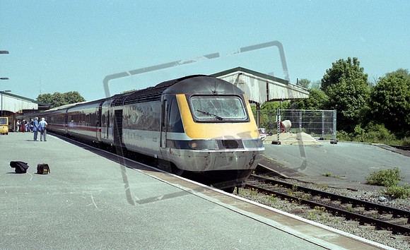43020 1998-05-19 Westbury