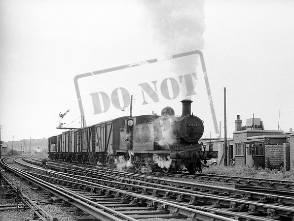 32503 1962-10-07 Eastbourne
