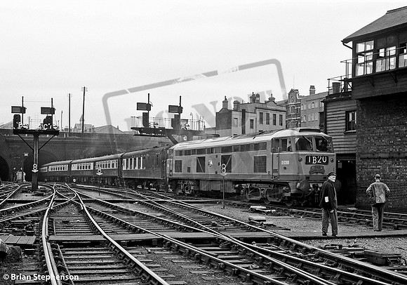 D0280 1962-06-18 Kings Cross