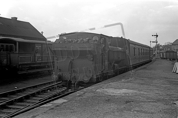 8736 1950s Dowlais Central