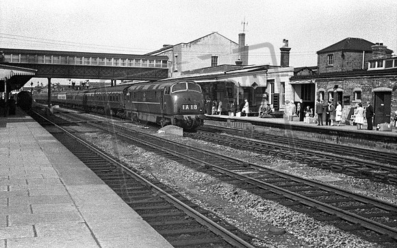 D825 1961-07-03 Swindon