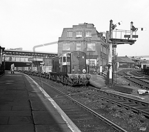 D8234 1961-02-04 Stratford Low Level