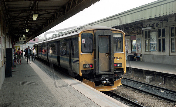 150236 1998-05-22 Cardiff Central from Maesteg