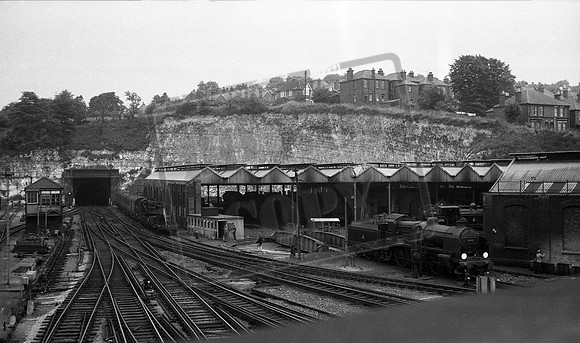 31636 1950s Guildford shed