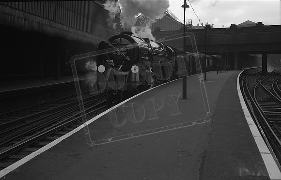 70004 1958-03-07 Victoria-ROneg-040