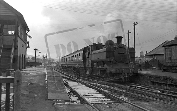 9664 1950s Crynant