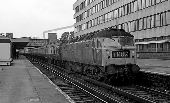 1587 1972-06-24 Southampton Central