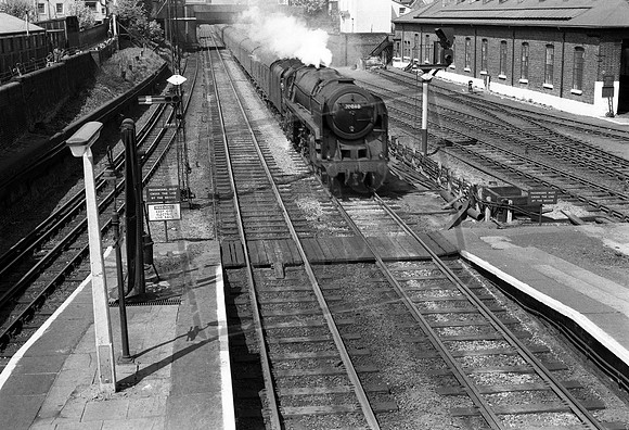 70048 1960s Watford Junction