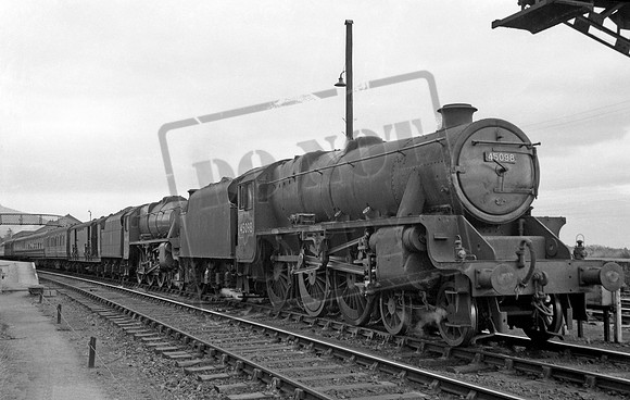 45098 1950s Aviemore