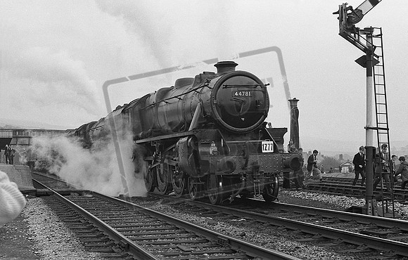 44781 45046 1968-04-27 Chinley