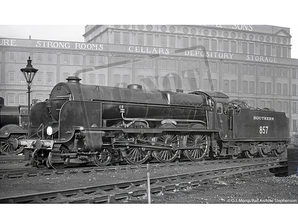 857 1931-11-02 Longhedge shed