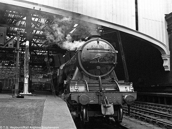 60037 1960c Edinburgh Waverley