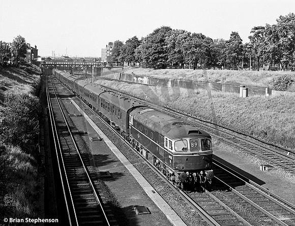 D6525 1964-06-27 Clapham Junction