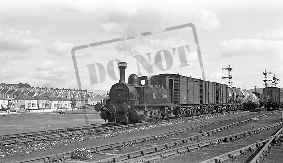 30094 1952-10-10 Plymouth