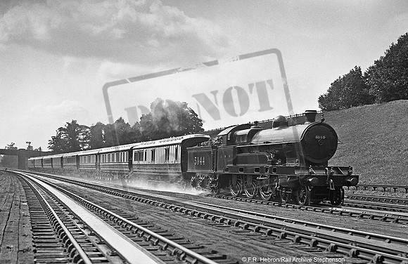5944 1925-08-15 Bushey