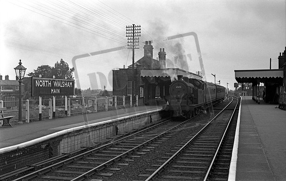 69698 1955-07 North Walsham Main