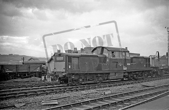 D8594 1967c Newcastle station